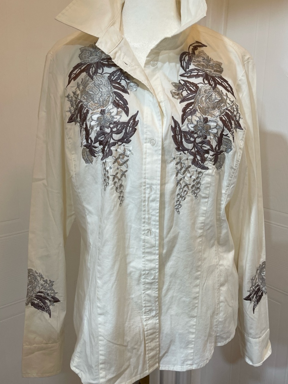 Cache Cream Button-Down Shirt with Brown and Silver Embroidery